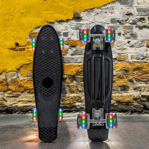 Mini Patineta Tipo Penny 21 Pulgadas 55 Cm Color Negro con Luces Led